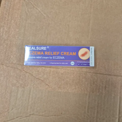 APPROXIMATELY 9 ASSORTED ITEMS INCLUDING HEALSURE ECZEMA RELIEF CREAM AND GAUZE ROLLS