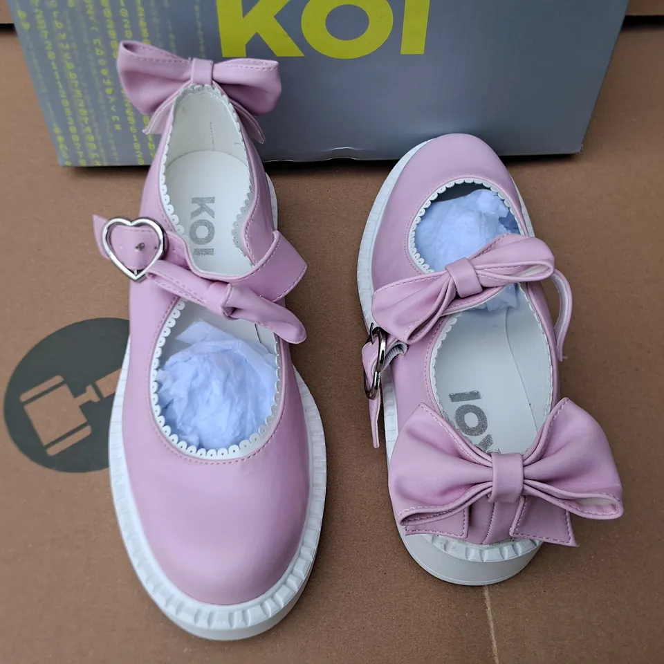 BRAND NEW BOXED KOI FAIRY LACE DOILYSHOES IN BABY PINK - UK 4