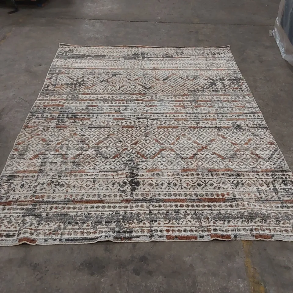 QUALITY DESIGNER AREA RUG - APPROXIMATELY 310 x 232cm