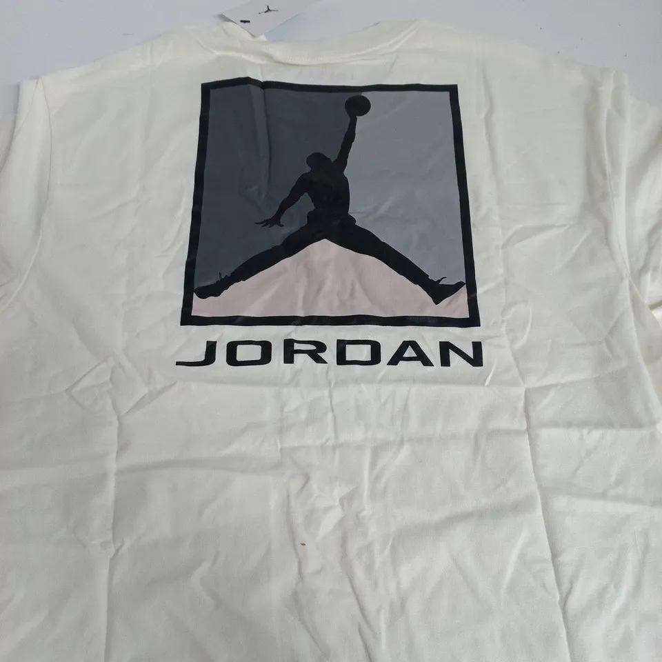AIR JORDAN X WHITE GRAPHIC TEE - SIZE M