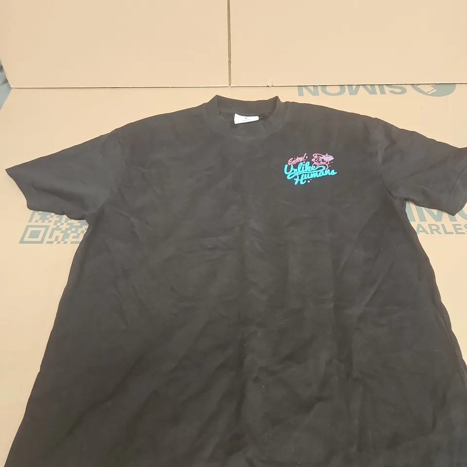 UNLIKE HUMANS BLACK LOGO TEE SIZE S 