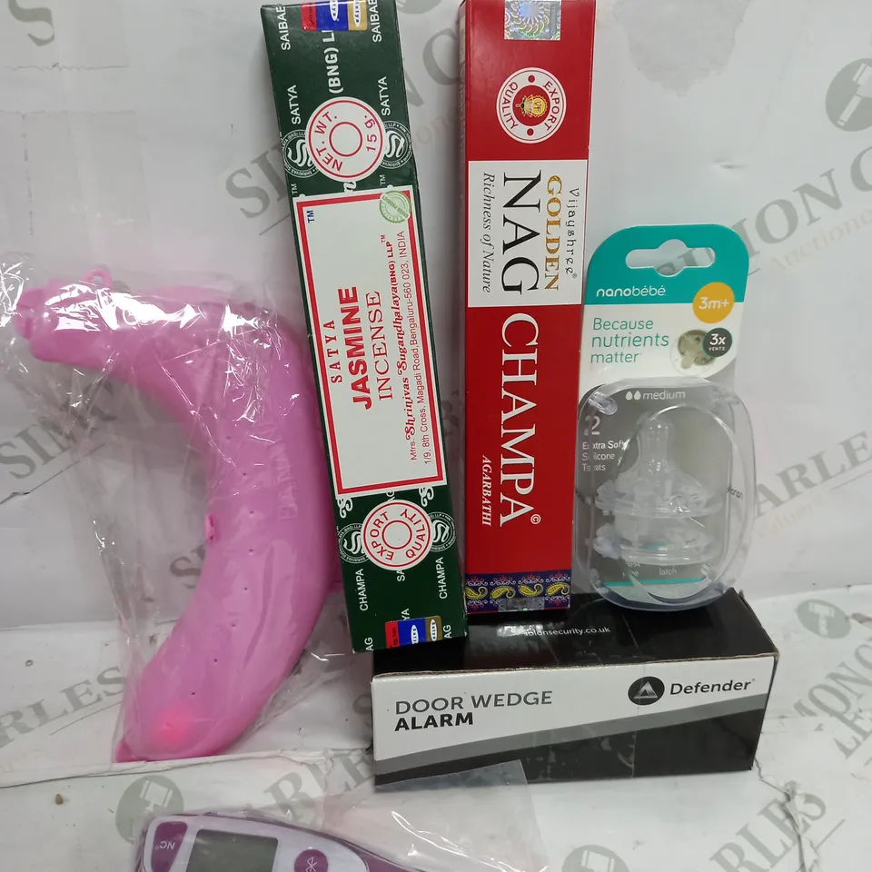 BOX OF APPROXIMATELY 10 ASSORTED ITEMS TO INCLUDE - BOTTLE LIDS, INCENSE , THERMOMETER ETC