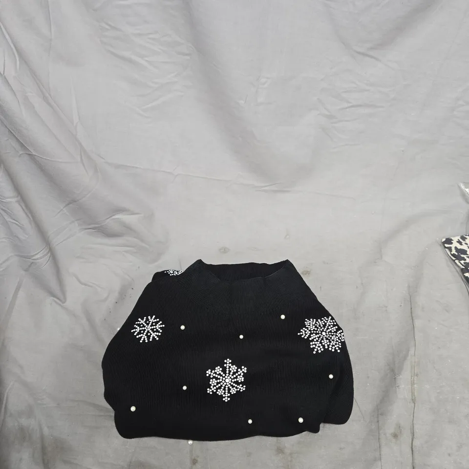 RUTH LANGFORD BLACK KNIT SWEATER WITH SNOWFLAKE BEAD EMBELLISHMENT – UK L