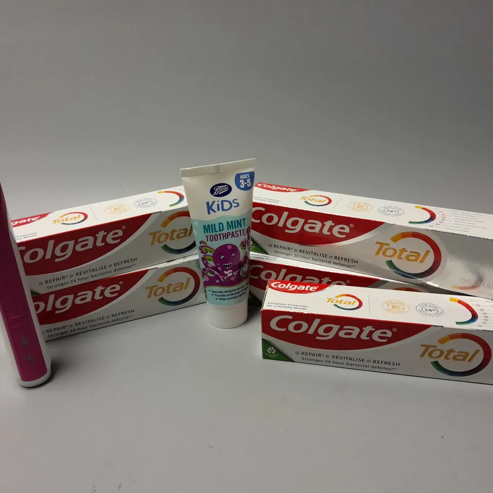 APPROXIMATELY 7 DENTAL CARE PRODUCTS TO INCLUDE COLGATE TOTAL, MILD MINT TOOTHPASTE, ORAL B BRAUN ELECTRIC TOOTHBRUSH (3756)