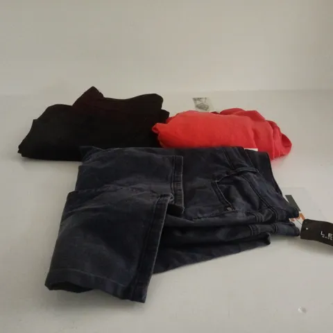 BOX OF APPROXIMATELY 25 ASSORTED CLOTHING ITEMS TO INCLUDE BARBARA LEBEK, FRANK LYMAN, FEE G ETC