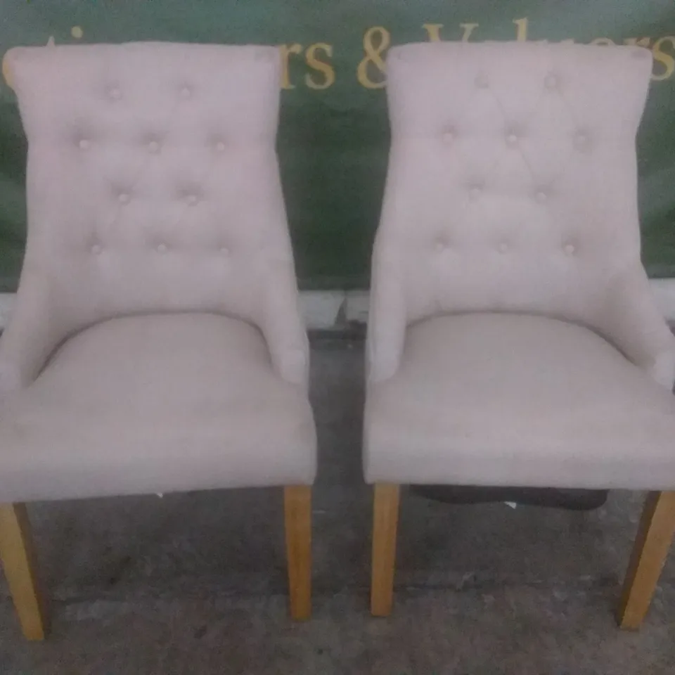 SET OF 2 NEW DUKE OATMEAL FABRIC BUTTON BACK DINING CHAIRS (OAK LEG)