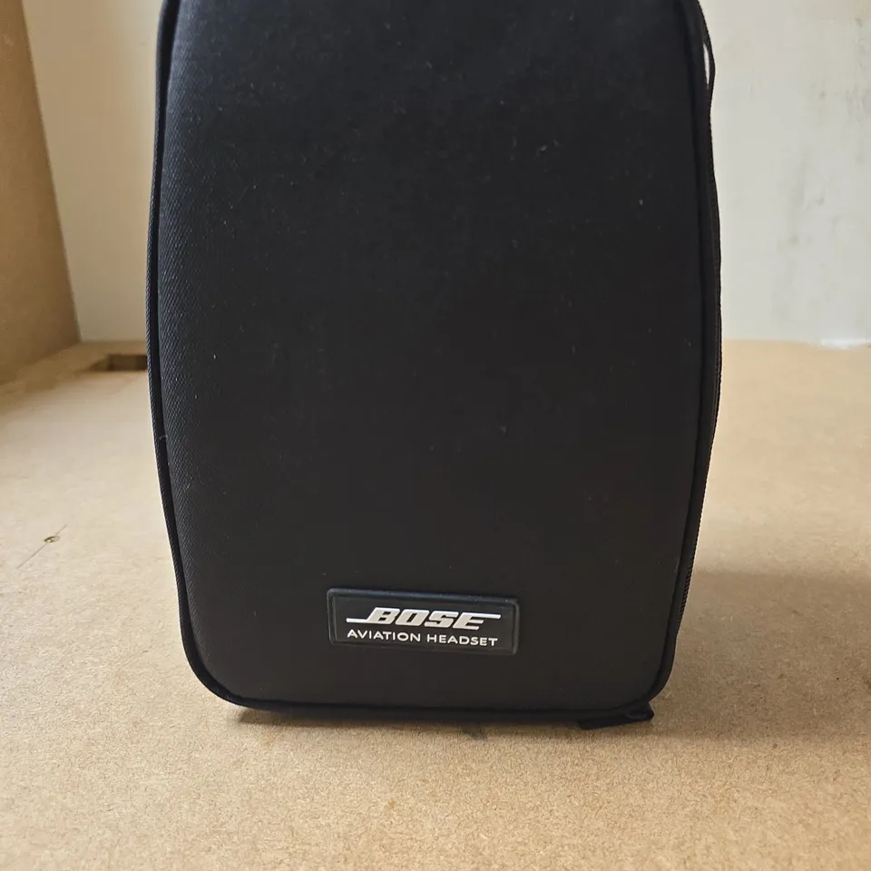 BOSE AVIATION HEADSET WITH CARRY CASE