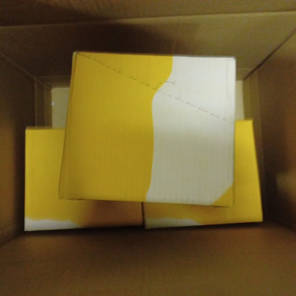 LOT OF 3 BOXES OF BRAND NEW EASTER NAPKINS (8 PACKETS IN EACH BOX, 20 NAPKINS IN EACH PACKET) - 51270986