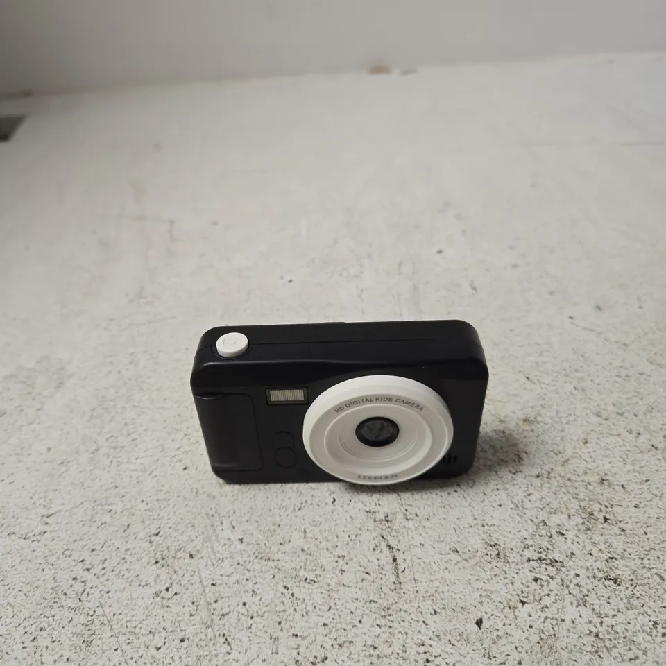 HD DIGITAL CAMERA – ,BLACK (BOXED)