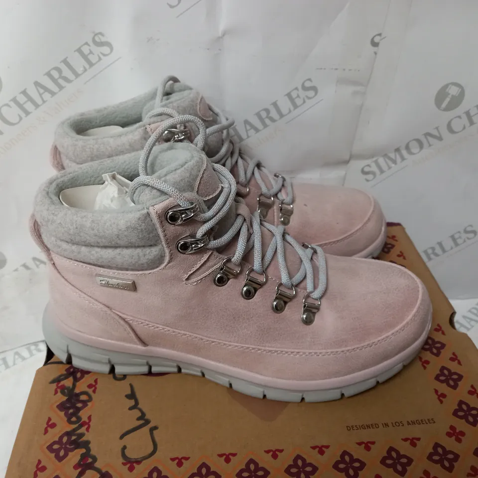 BOXED SKECHERS WARM PINK BOOTS - SIZE 5