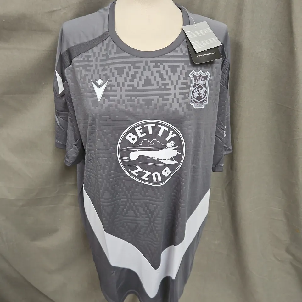 MACERON WREXHAM M24.25 TRAINING STAFF SHIRT IN ANTHRACITE SIZE 4XL