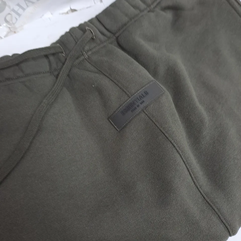 MENS KHAKI GREEN ESSENTIALS FEAR OF GOD PANTS - SIZE XL 