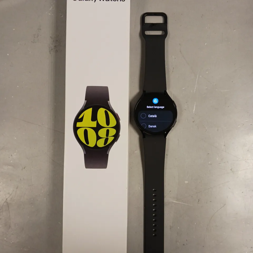 BOXED SAMSUNG GALAXY WATCH6 SMARTWATCH 
