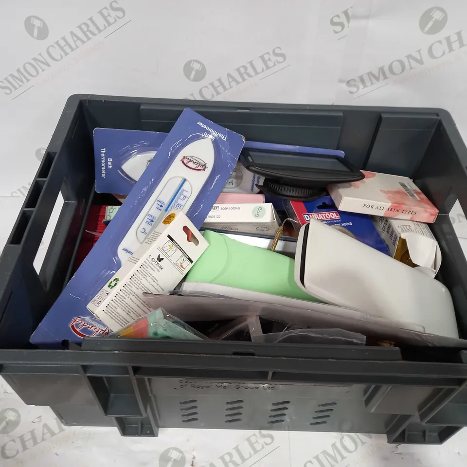 BOX TO CONTAIN APPROX 25 X ASSORTED HOUSEHOLD PRODUCTS, INCLUDES INK CARTRIDGES, JADE STONE, DISNEY PEN, TOM TOM ETC 