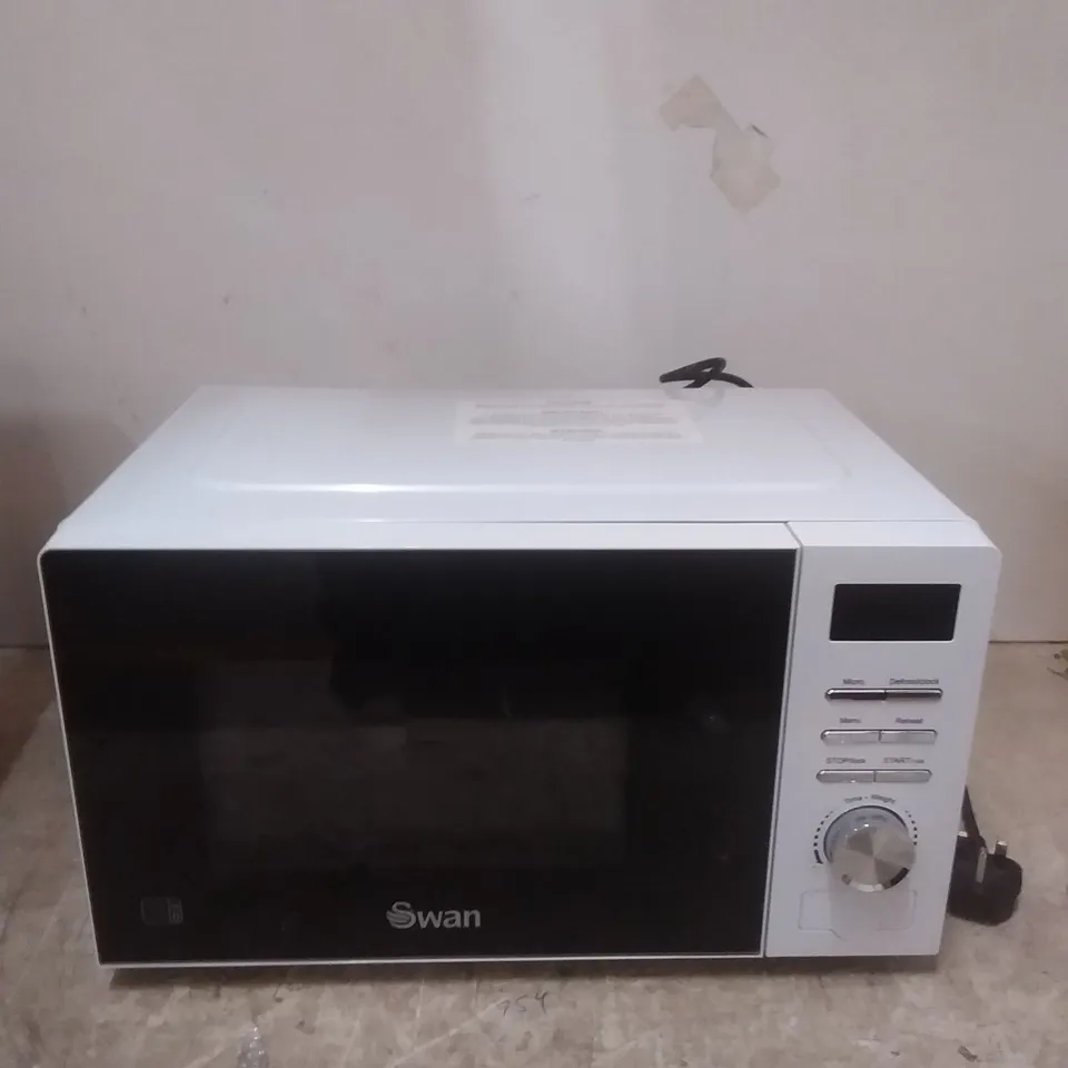 BOXED SWAN 20L 700W DIGITAL MICROWAVE - WHITE RRP £54