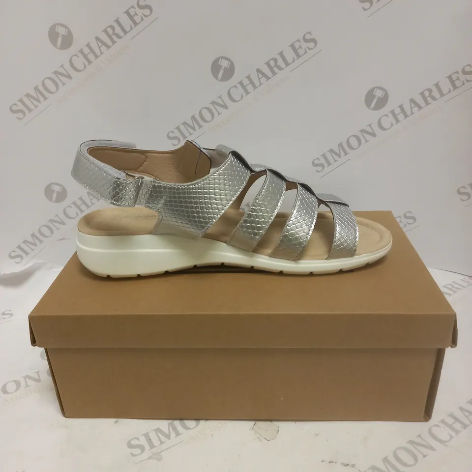BOXED PAIR OF CUSHION WALK ONE TOUCH CLOSE SANDALS IN SILVER - SIZE 6 