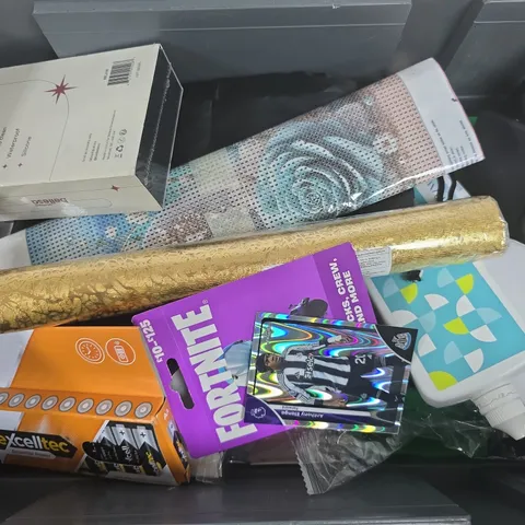 APPROXIMATELY 15 ASSORTED HOUSEHOLD ITEMS TO INCLUDE SOUDAL CAULK, ROSE PLUG, BATTERIES, ETC