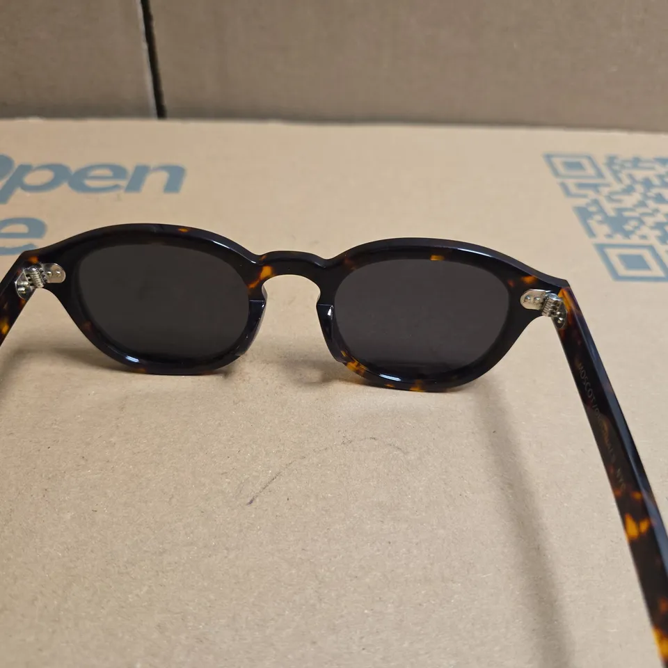 BOXED MOSCOT ORIGINALS TORTOISESHELL SUNGLASSES 