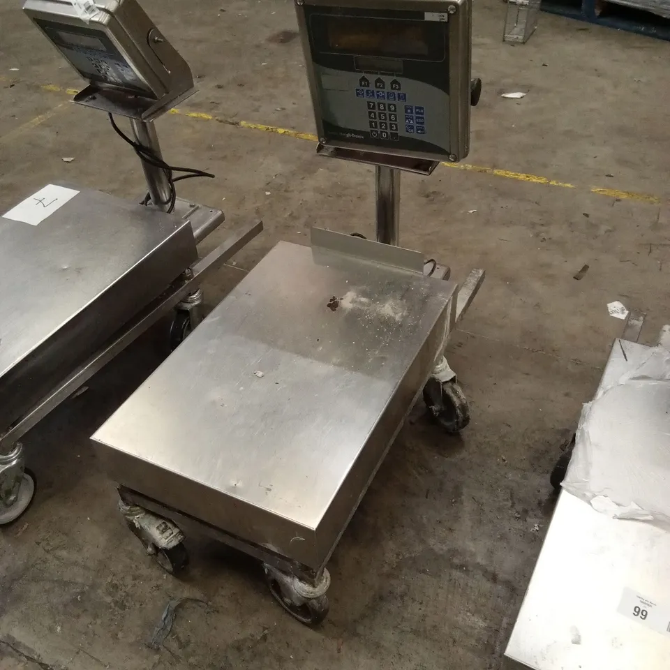 AVERY WEIGH-TRONIX E1110 SCALE