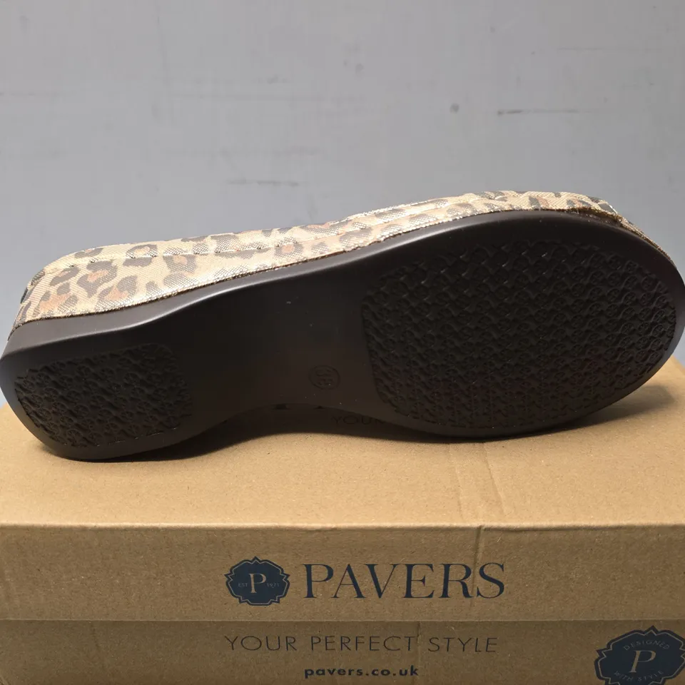 BOXED PAVERS METALLIC LEOPARD OPEN TOE SHOES - SIZE 5 