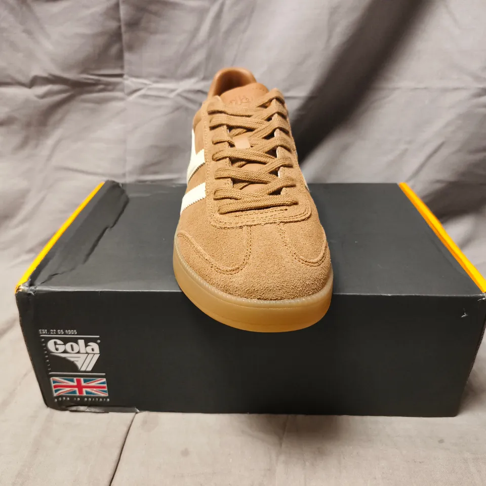 BOXED PAIR OF GOLA SHOES IN TOBACCO/WHITE SIZE UK 8