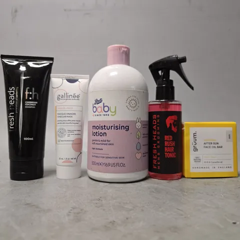 APPROXIMATELY 15 ASSORTED HEALTH & BEAUTY ITEMS TO INCLUDE - BOOTS BABY MOISTURIZING LOTION , GRUUM AFTER SUN FACE OIL BAR , GALLINEE VINEGAR MASK ETC