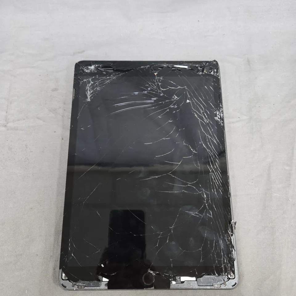 APPLE IPAD TABLET IN SLATE - A2197