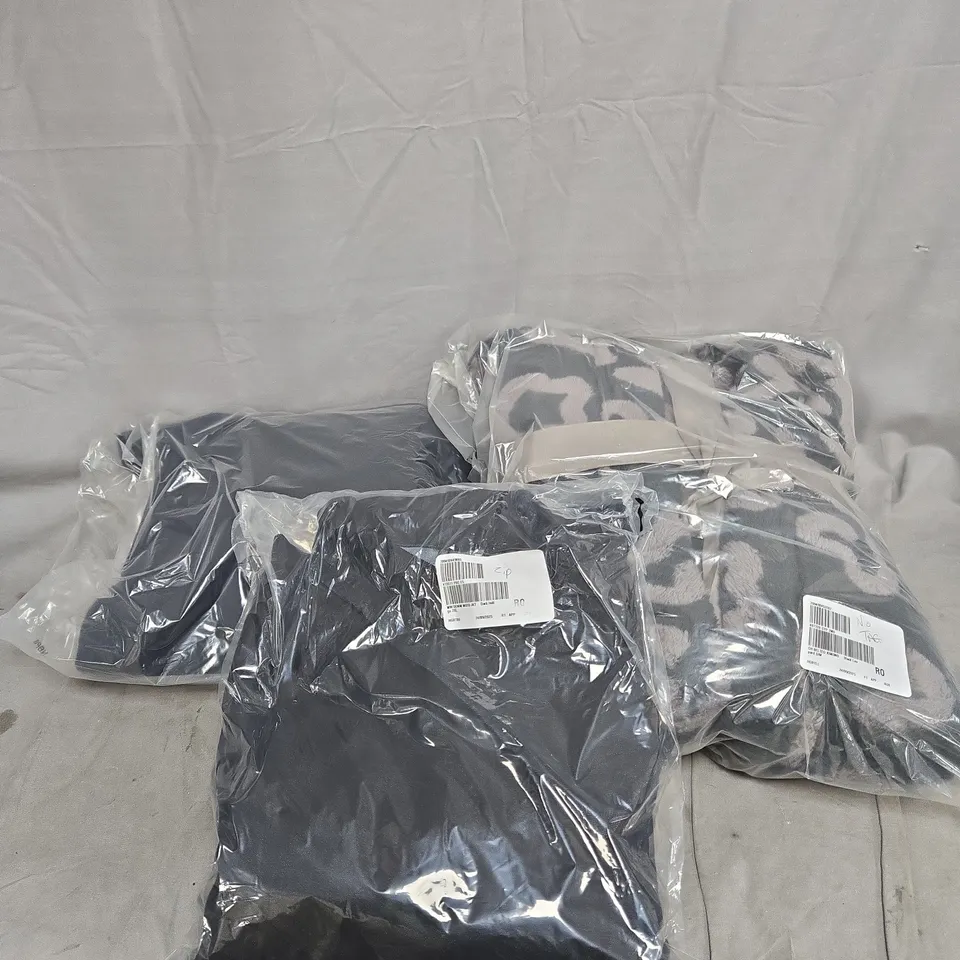 BOX OF APPROXIMATELY 13 ASSORTED CLOTHING ITEMS TO INCLUDE WYNNE DENIM, CENTIGRADE ETC