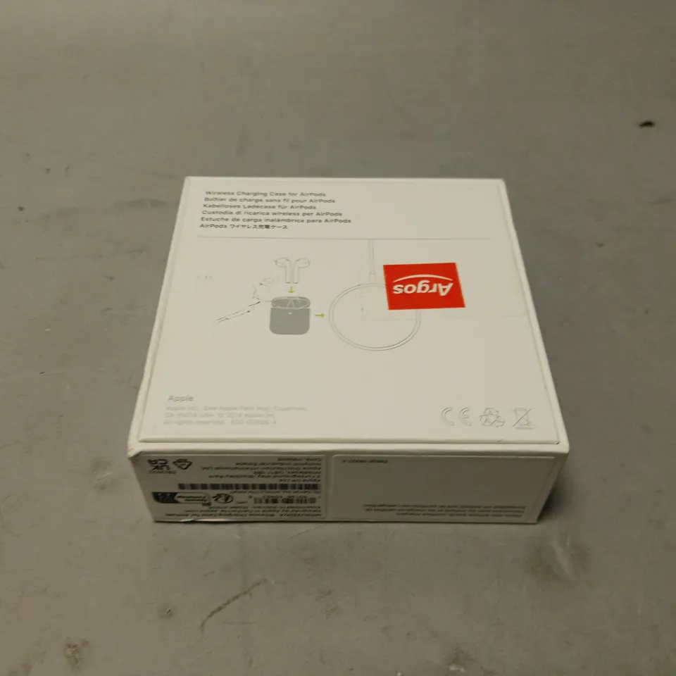 BOXED APPLE WIRELESS CHARGING CASE FOR AIRPODS 
