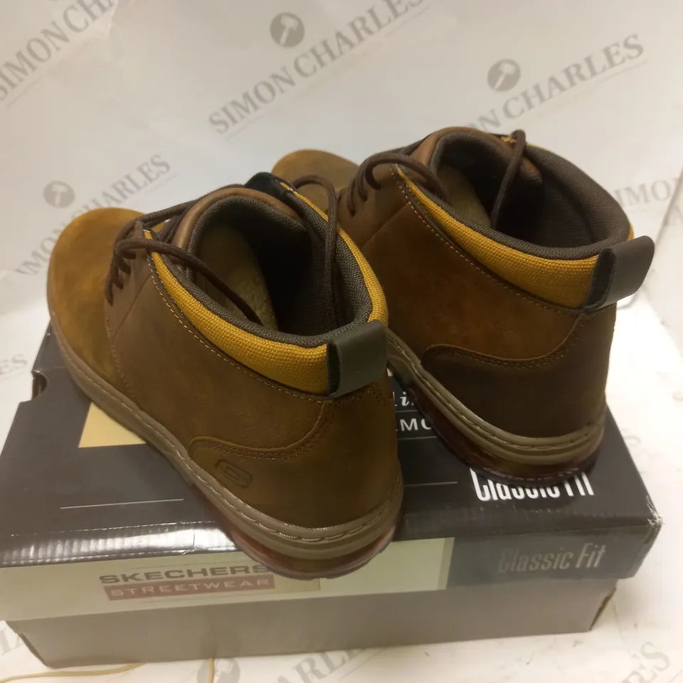 BOXED SKETCHERS STREETWEAR DARK OAK - SIZE 8
