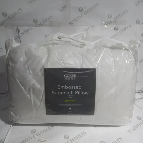 SET OF 2 WHITE PILLOWS WITH FEATHERS