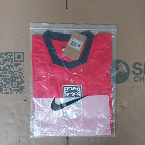 BAGGED NIKE ENGLAND FOOTBALL JERSEY IN RED SIZE XXL