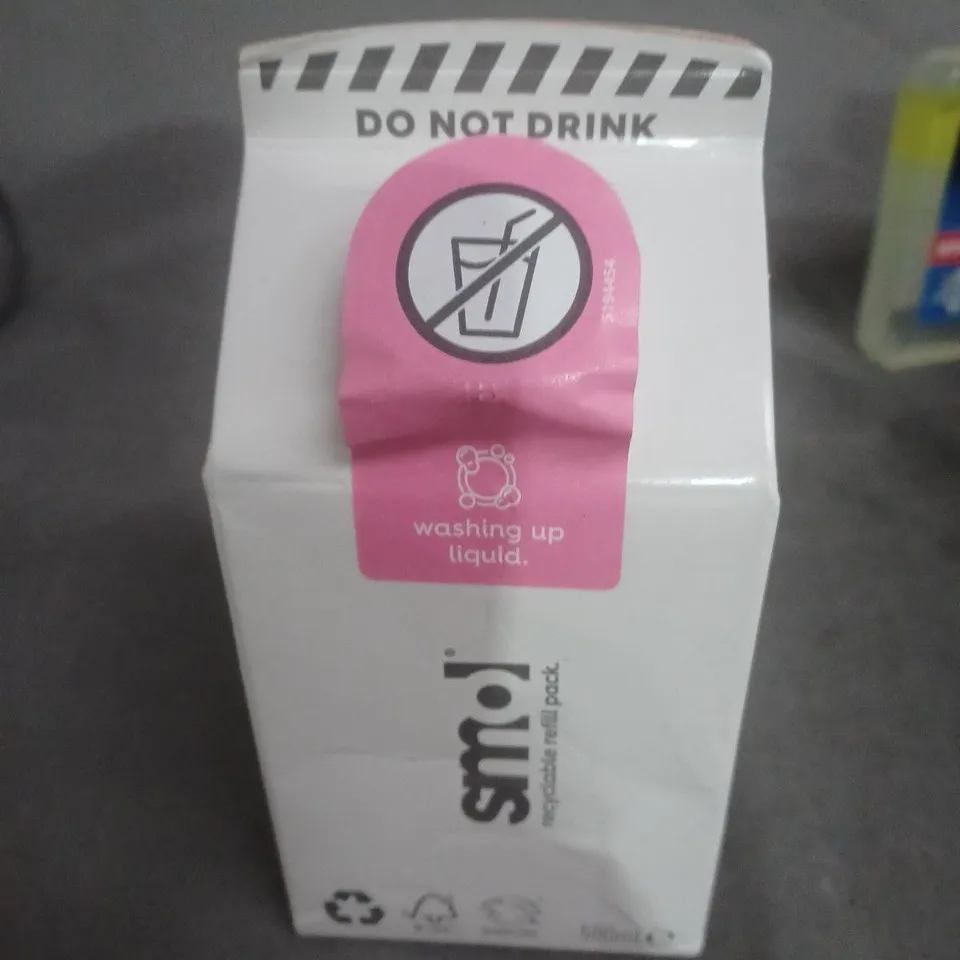 APPROXIMATELY 15 ASSORTED HOUSEHOLD LIQUIDS INCLUDING FINISH DISHWASHER CLEANER , SMOL WASHING UP LIQUID AND LU MIST ROSE BOWL