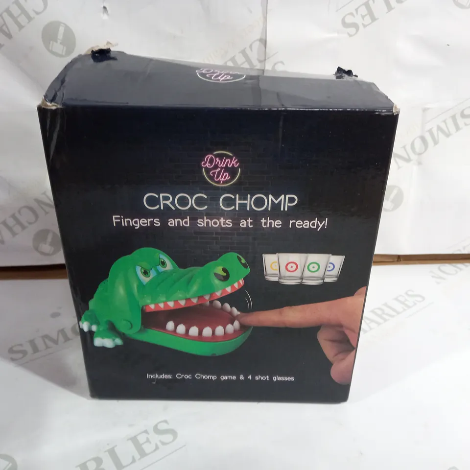 BOXED CROC CHOMP