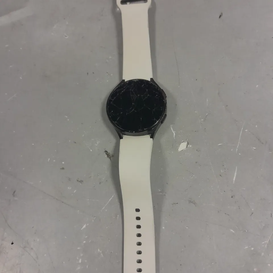 SAMSUNG GALAXY WATCH 4 