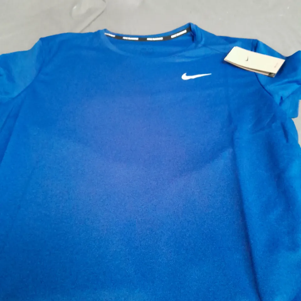 NIKE RUNNING BLUE T-SHIRT - SIZE SMALL