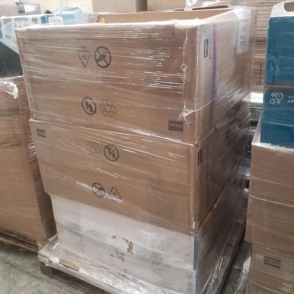 PALLET CONTAINING APPROXIMATELY 5 ASSORTED LAY-Z-SPA PORTABLE SPAS