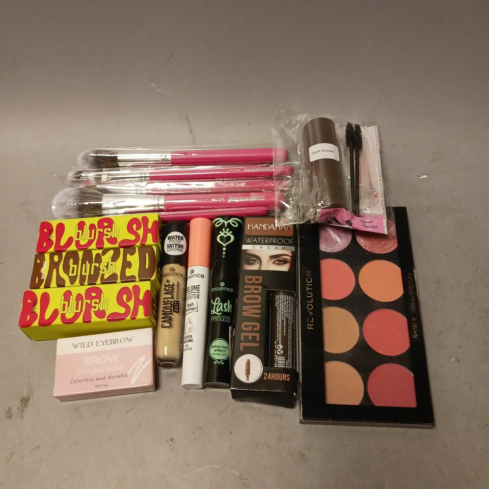 BOX OF APPROXIMATELY 12 COSMETIC ITEMS TO INCLUDE - PEACHES&CREAM ESSENTIAL BRUSH SET - ESSENCE LASH PRINCESS MASCARA - MADE BY MITCHELL BLURSH - ETC