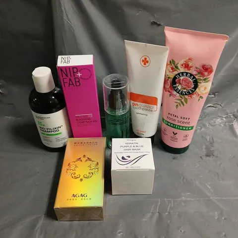 APPROXIMATELY 20 ASSORTED HEALTH & BEAUTY PRODUCTS TO INCLUDE - NIP+FAB BLACKHEAD STEAM MASK, HERBAL ESSENCES CONDITIONER, ELF DEWY SETTING SPRAY, ETC 