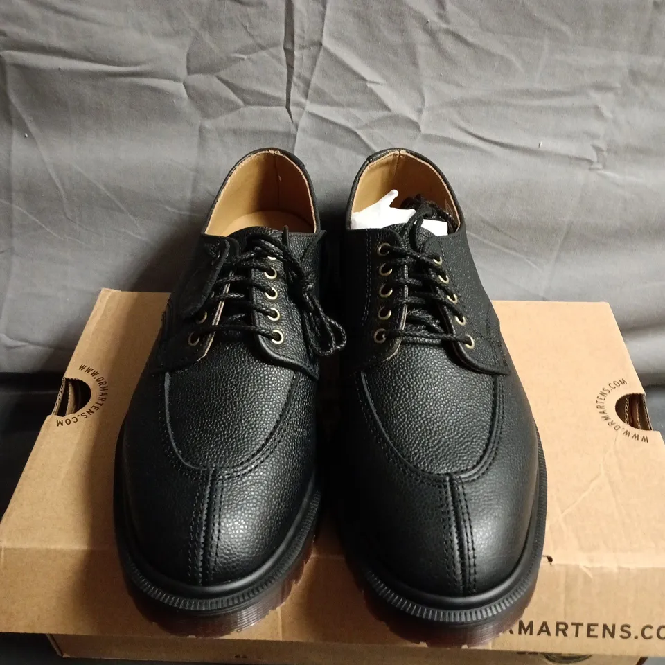 BOXED PAIR OF DR. MARTENS BLACK LEATHER LACE-UP SHOES – MEN'S - UK SIZE 6