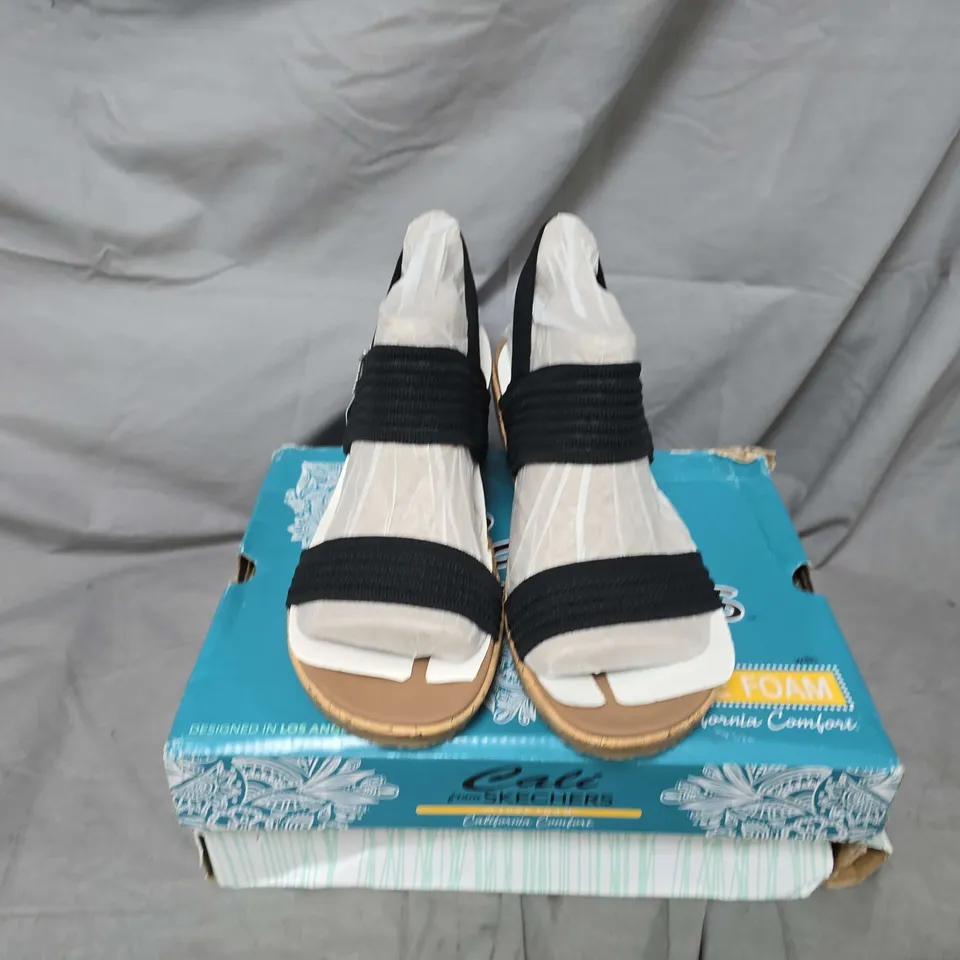 BOXED PAIR OF SKECHERS BEVERLEE SHEER LUCK SANDALS IN BLACK - UK 7