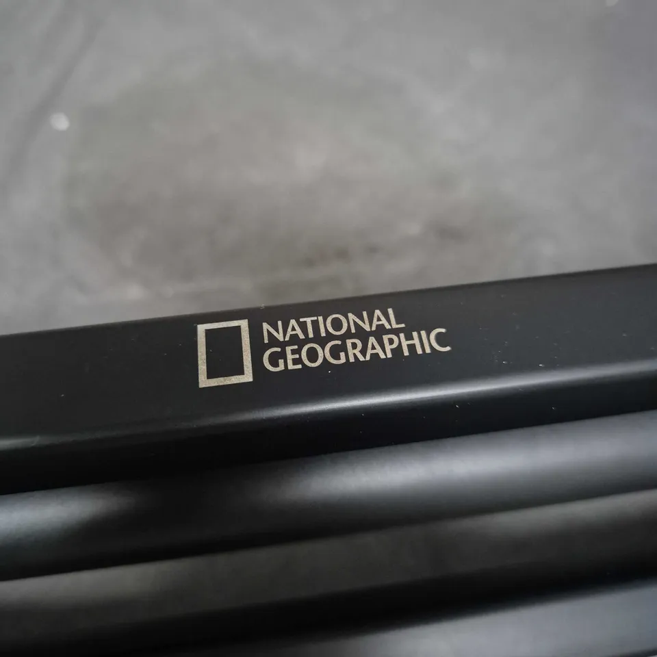 NATIONAL GEOGRAPHIC LABELLED TRIPOD
