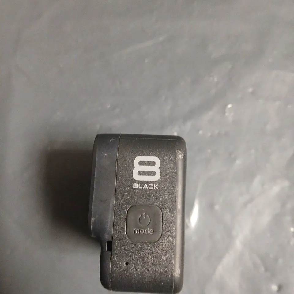 GOPRO HERO8 BLACK ACTION CAMERA WITH CASE & MOUNTS