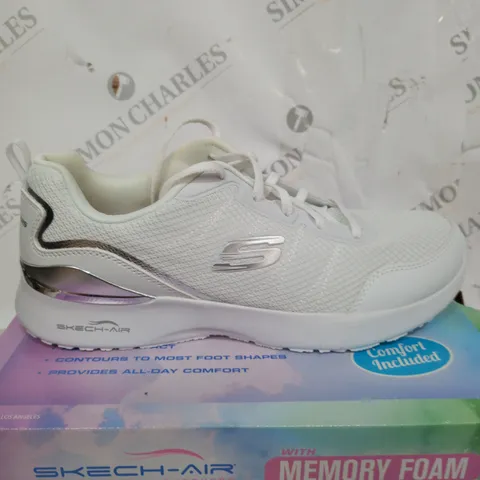 SKECHERS SKECH-AIR DYNAMIGHT METALLIC CLIP LACE UP TRAINER SIZE 7