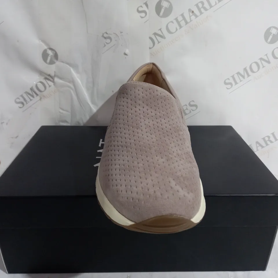 BOXED NATURALIZAER SLIP ON PLATFORM TRAINERS - SIZE 6