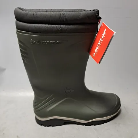 PAIR OF DUNLOP BLIZZARD FUR LINED BOOTS IN GREEN/GREY/BLACK SIZE 12