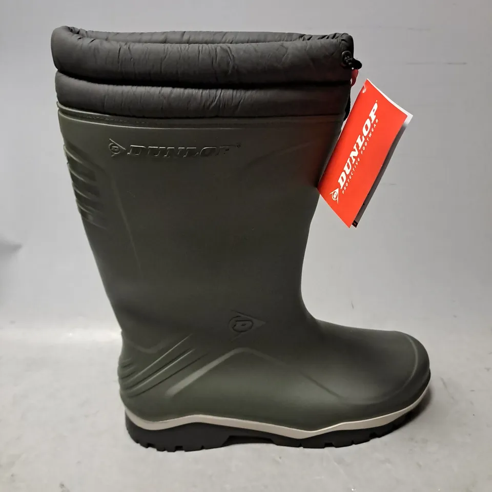 PAIR OF DUNLOP BLIZZARD FUR LINED BOOTS IN GREEN/GREY/BLACK SIZE 12