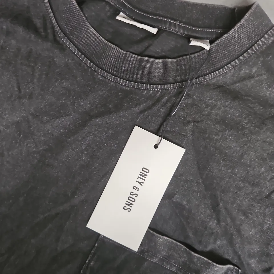 ONLY & SONS POCKET TEE IN PHANTOM - MEDIUM