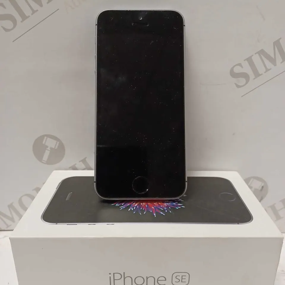 APPLE IPHONE SE A1723 - BLACK/SILVER 