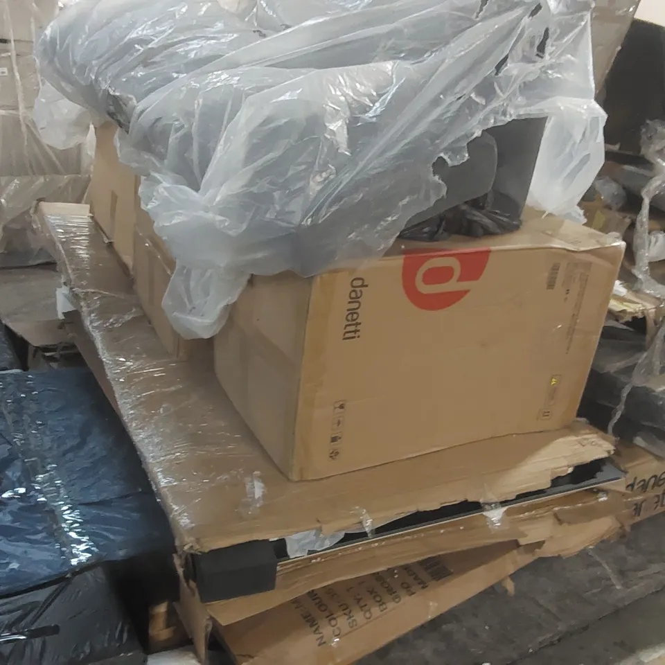 PALLET CONTAINING A LARGE QUANTITY OF ASSORTED DESIGNER FURNITURE PARTS ECT